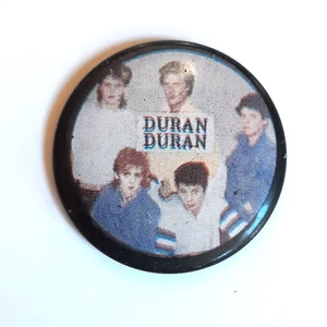 Vintage DURAN DURAN 1980'S Button Pinback ORIGINAL Rock Band Collectible - Picture 1 of 2