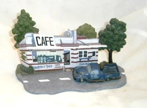 POPULAR IMPORTS 1999 ROUTE 66 CAFE HAMBURGER STAND RESIN DISPLAY BUILDING W/CAR - Picture 1 of 5
