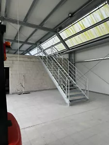 StahlRettungstreppe Fluchttreppe 3,1 m Industrie Geländer 1,2m Werkstatt Treppe - Bild 1 von 9
