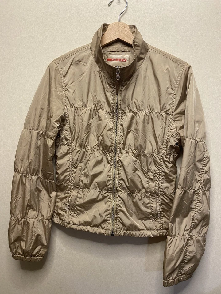 Chaqueta Prada Sport dorada/tostada con cremallera 2006 talla 40 Foto 1 de 4