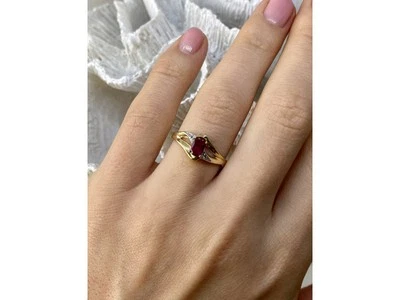 ANILLO ORO AMARILLO 10K RUBÍ Y DIAMANTES TALLA 7 Foto 1 de 4