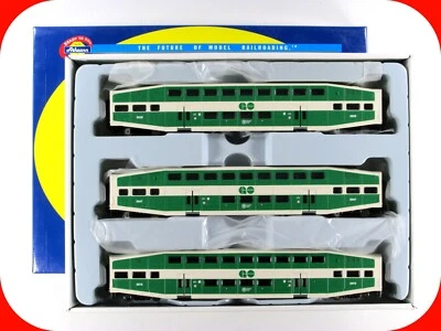 HO Scale **GO TRANSIT** Bombardier Passenger Set #2029,2047,2072 - ATHEARN 25935 - Image 1 of 4