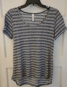 LuLaRoe Top Size M - Picture 1 of 3