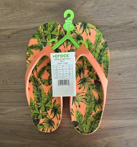🌺NWT🌺 Crocs Kadee II Graphic Palm Print Flip Flops Sz 8 Papaya - Picture 1 of 9