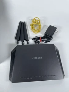 Netgear Nighthawk AC1900 Smart WiFi Router, Model R7000 - Picture 1 of 5