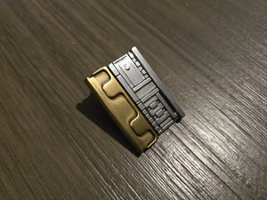 Savi's Reclaimed & Reforged Lightsaber Builder Pin! - Mai 2025 Exclusive Pin - Bild 1 von 2