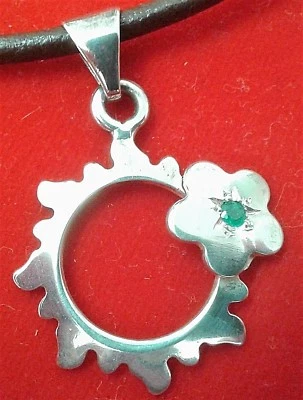 Fiore in argento 925 con smeraldo naturale - Immagine 1 di 3