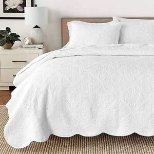 White Matelasse Medallion Scalloped Reversible Cotton Quilt Set Coverlet Daybed - Picture 1 of 17