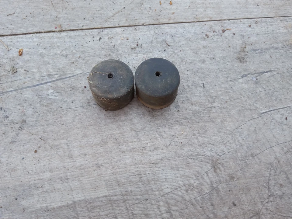 1980 HONDA ATC 110 Botões de Borracha Tanque de Gasolina atc110 trike 90 OEM Original - Imagem 1 de 1