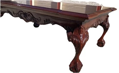 Mesa de centro de mogno com bola e garra esculpida de qualidade 47"" - Imagem 1 de 4