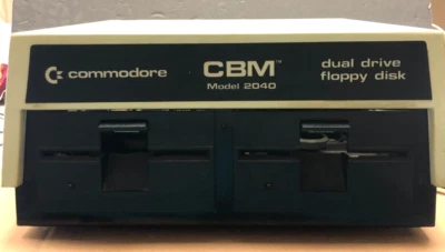 Commodore CBM 2040 Dual Floppy Disk Drive / POWERS ON / SOLD AS IS - Image 1 of 4