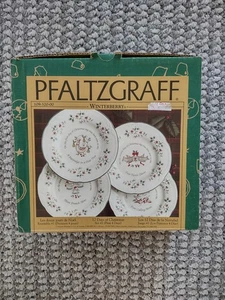 Pfaltzgraff Winterberry 12 Days of Christmas 8" Plates Set of 4 (Days 1-4) - Picture 1 of 6