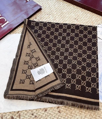 Bufanda sin caja Gucci GG Logo 100 % cachemir Foto 1 de 4
