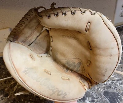 MacGregor MCCM200X Baseball Catchers Mitt Full Grain Leather RHT 12" Used - Image 1 of 4