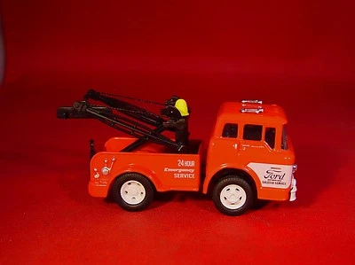 M2 1970 FORD C-600 TOW TRUCK WRECKER LIMITED HARD TO FIND  RUBBER TIRES - Image 1 of 4