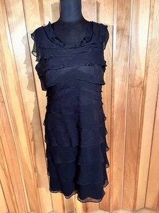 Vestido de noche Tahari Arthur S. Levine con volantes negros de seda talla 12 - Imagen 1 de 9
