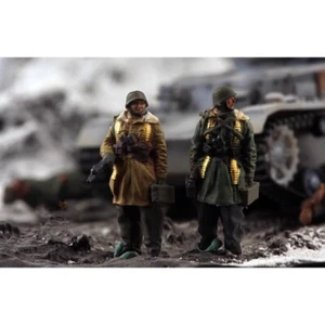 1/72 Kharkiv 1943 Winter 2-person Miniature Model Scene Props Car Vehicle Toys - Picture 1 of 5