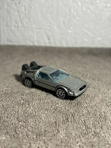 Hot Wheels 2011 New Models Back To The Future Time Machine 18/50 DeLorean Silver - Picture 1 of 4