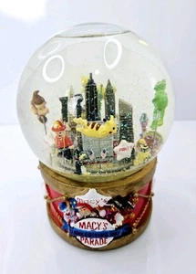 Vintage Macy's 2002 Macys Thanksgiving Day Parade musikalische Schneekugel Wasserkugel - Bild 1 von 11