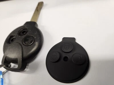 2007 - 2015 Genuine Smart Car Fortwo 451 Rubber Key Remote Fob Button Insert PAD - Image 1 of 2