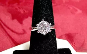 925 STERLING SILVER ROUND CUT CLEAR STONE SOLITAIRE ENGAGEMENT RING SIZE 6 - Picture 1 of 8