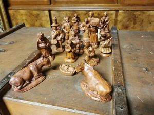 KONVOLUT VON 18 SANTONS DE PROVENCE SIGNIERT JOURDAN 10cm - Bild 1 von 6