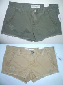 Aeropostale abgeschnittene solide Shorty Uniformshorts für Damen neu mit Etikett #8192 - Bild 1 von 3