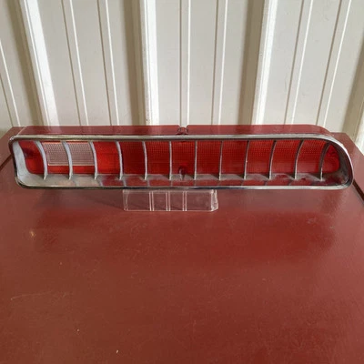 1970 CHRYSLER NEWPORT CUSTOM CONVERTIBLE TAIL LIGHT LENS ORIGINAL RH - Image 1 of 4