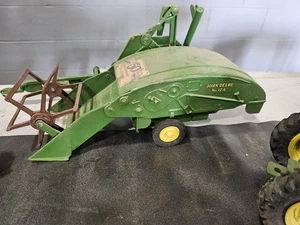 John Deere 1940 12A Combine 1990 50th Anniversary Replica Toy 1/16 Scale No 5601 - Bild 1 von 1