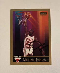 1990-91 Skybox - Michael Jordan #41 Autographed Basketball Card - Picture 1 of 2