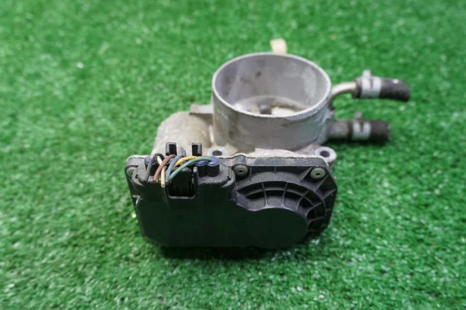 Toyota RAV 4 2010 2,5 carrocería del acelerador OEM 2203036010 Foto 1 de 4