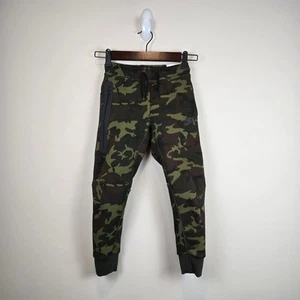 Nike Sportswear Tech Fleece Big Kids Size S/8-9 Camo Joggers Black/Sequoia - Picture 1 of 3