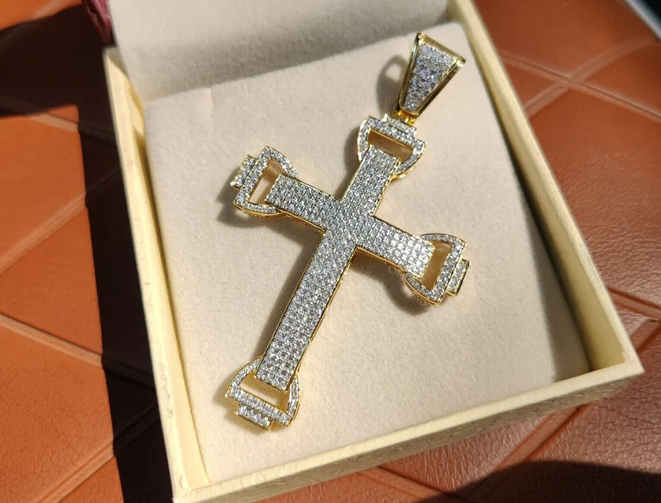 3.00 Ct Round Cut Simulated Diamond Men's Cross Pendant 14k Yellow Gold Plated - Imagem 1 de 1