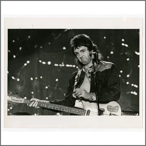 Paul McCartney And Wings Hammersmith Odeon London 1973 Press Photograph (UK) - Imagen 1 de 2