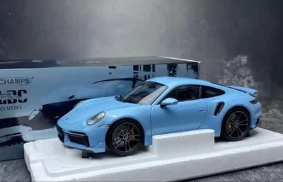 MINICHAMPS Porsche 911 Turbo S 1/18 modello pressofuso blu chiaro con scatola - Immagine 1 di 4