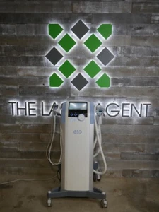 2011 BTL Exilis - Skin Tightening, Body Contouring, Wrinkle Reduction - Picture 1 of 10