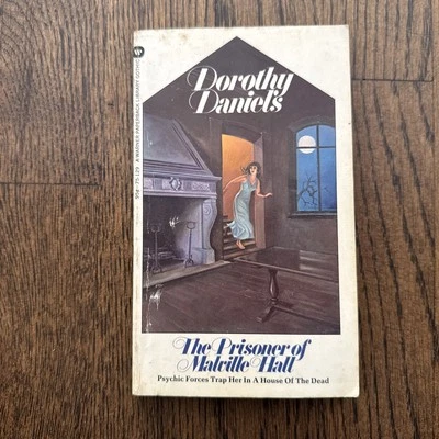 The Prisoner of Malville Hall Dorothy Daniels 1973 Gothic Romance Horror PB - Image 1 of 4