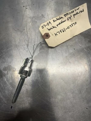 Kubota RTV1100CW 2009 cilindro maestro varilla de empuje K7561-43270 t124 Foto 1 de 2