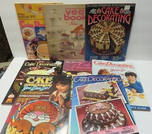 (8) Wilton Decorating Yearbook Magazines (undated, 1977,78,80,82,85,87,89) - Imagen 1 de 11