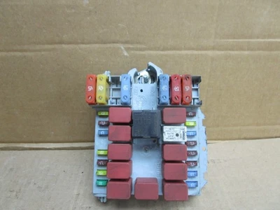 Bloque de conexiones relé caja de fusibles cabina interior Ram Promaster 1500 14-21 25923393 Foto 1 de 4