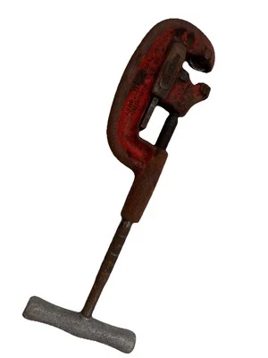 RIGID 2A/202 Heavy Duty No. 1-2 Pipe Cutter Tool 1/8 in To 2” Good Working Cond. - Image 1 of 4