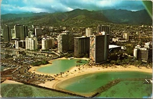 Aerial view of Waikiki Beach Honolulu Oahu Hawaii Postmarked 1978 Postcard E3 - Picture 1 of 2