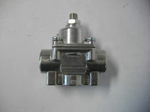 Summit Racing G3032 Adjustable Fuel Pressure Regulator - Picture 1 of 7