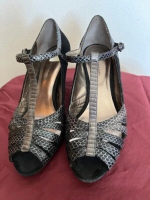 Zapatos de salón para mujer INC International Concepts Paula negros gamuza gris acento 6,5 Foto 1 de 4