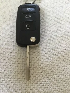 OEM VW Remote Flip Key Keyless Entry Fob Switchblade 2011 Passat - Picture 1 of 3