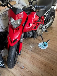 Ducati hypermotard 1100 - Picture 1 of 15