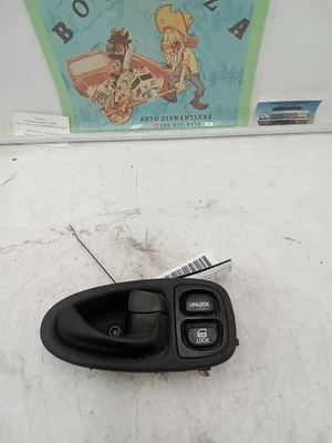 RH 96-02 Saturn S-Series USED OEM Door Handle Right FRONT Passenger - Image 1 of 3