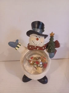7 Zoll Schneemann Schneekugel mit Weihnachten Tierszene Bären Katze Kardinäle Baum Zylinder Hut - Bild 1 von 8
