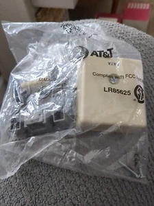 AT&T 105221626 Data RJ45 Ethernet presa a muro presa jack box avorio LR85625 LAN CAT 5 - Foto 1 di 2