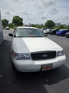 2002 Ford Crown Victoria - Picture 1 of 21
